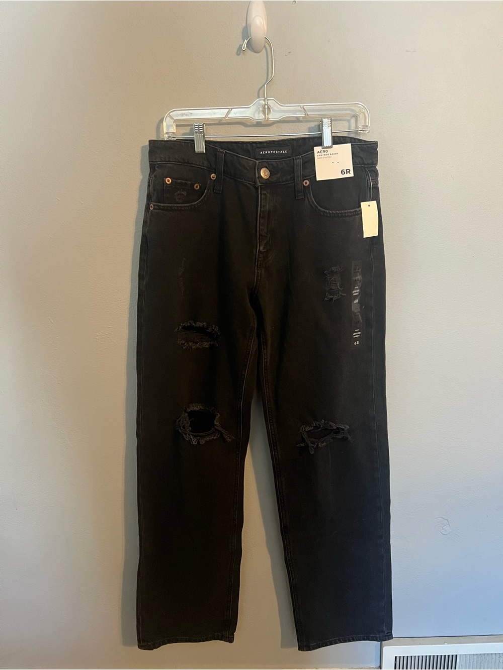 Aeropostale Women’s Black Straight Leg Distressed Jeans